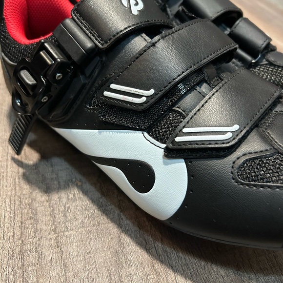 Peloton women Sneakers - Black and White with Red Accents - Picture 3 of 16